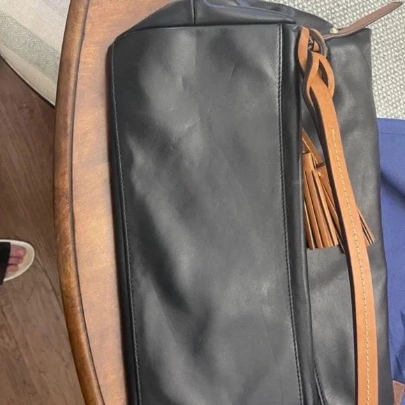 Dooney & Bourke XL Black Satchel EUC - Picture 8 of 9